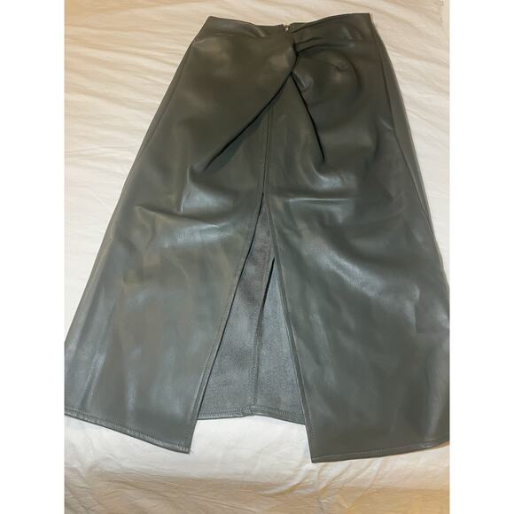Woman’s Gray/Green Size M Skirt by Kirious 100% Polyester - Picture 1 of 8